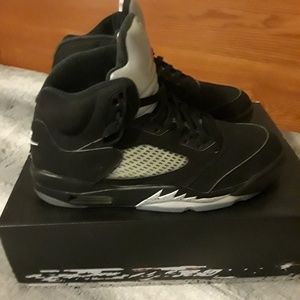 DEADSTOCK Jordan 5 Retro OG (Black Metallic)